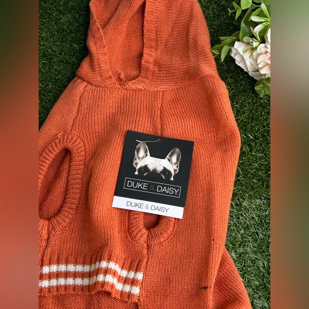 Duke & Daisy Sweater size Large new with tags pet clothes, orange rust hoodie M